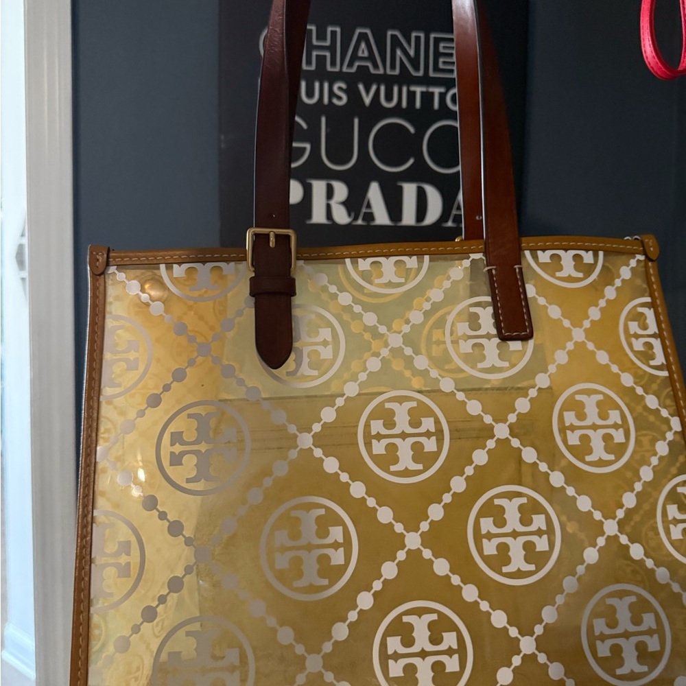 Tory Burch Cream Leather Crossbody with Logo-Print Tote Accent - Picture 3 of 6